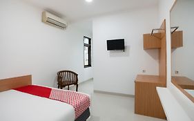 OYO 3209 Hegarbudhi Residence